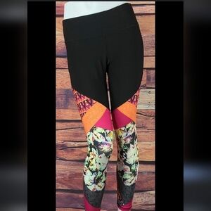 45. RBX Black Multicolor Floral Geo Pattern Cropped Athletic Leggings Size Small